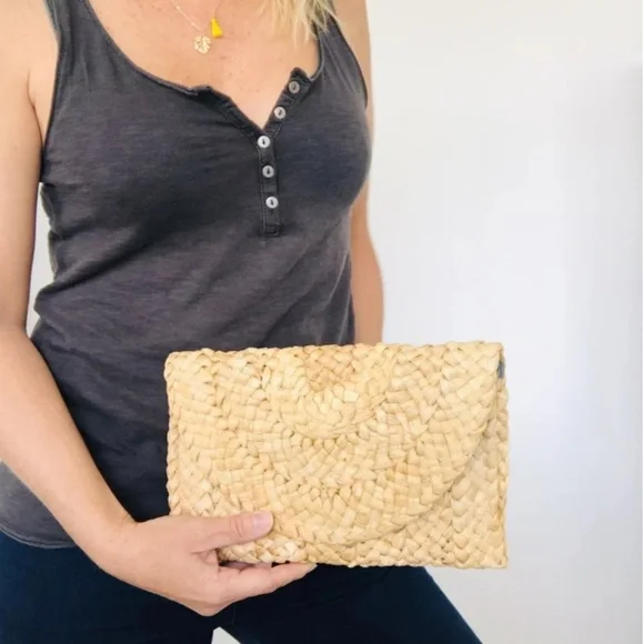 Natural Woven Clutch Ratan - Picture 2 of 6